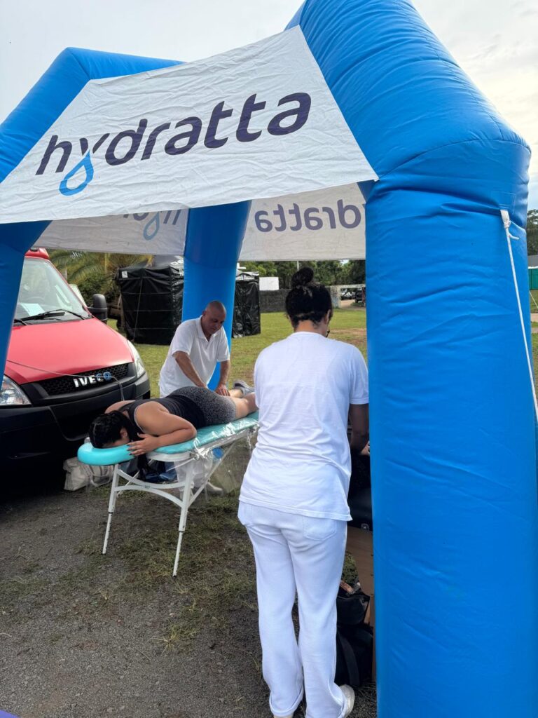 Pensando no bem-estar, Hydratta promoveu uma corrida especial para seus consumidores. E, para tornar o pós-prova ainda mais acolhedor, os participantes foram recebidos pelos profissionais POSHER, com massagens que ajudaram na recuperação e revitalização após o percurso.